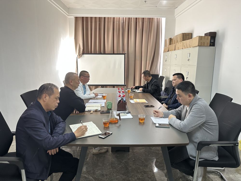 市住建局黨組成員、總工程師雷鍛煉同志帶隊到市建協調研協會換屆工作